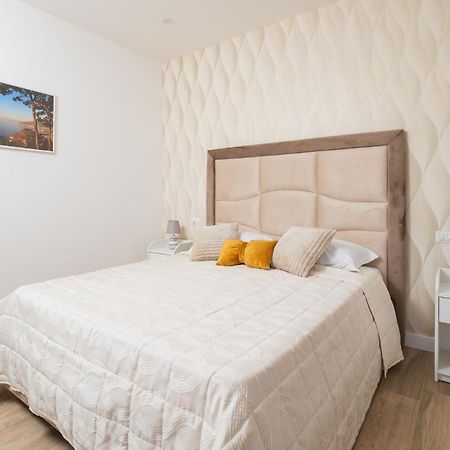 Nonno Angelo - 4 Bedrooms With Free Parking & Seaview Balcony Sorrent Exterior foto