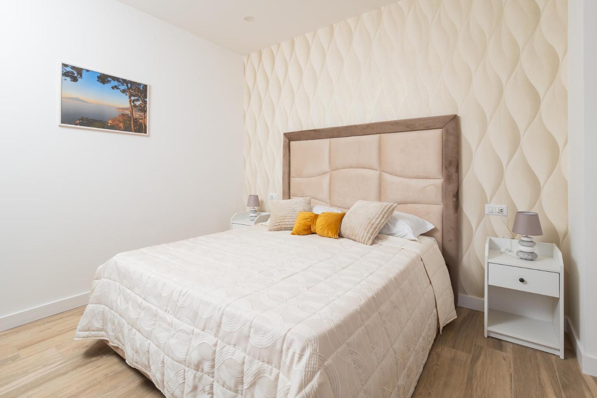 Nonno Angelo - 4 Bedrooms With Free Parking & Seaview Balcony Sorrent Exterior foto