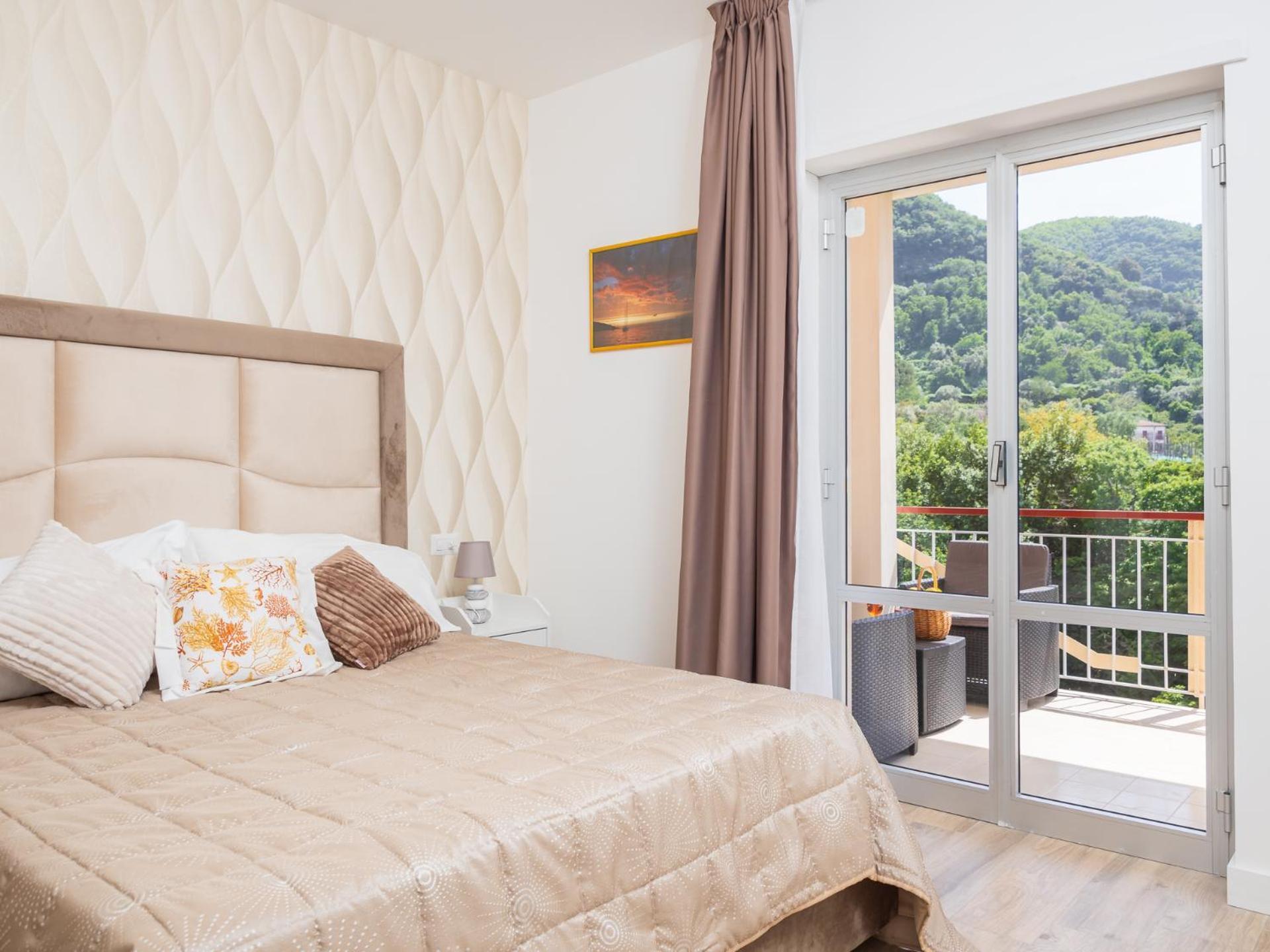 Nonno Angelo - 4 Bedrooms With Free Parking & Seaview Balcony Sorrent Exterior foto