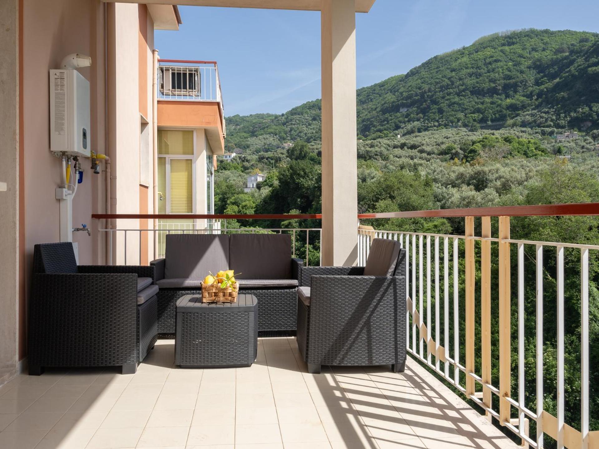 Nonno Angelo - 4 Bedrooms With Free Parking & Seaview Balcony Sorrent Exterior foto