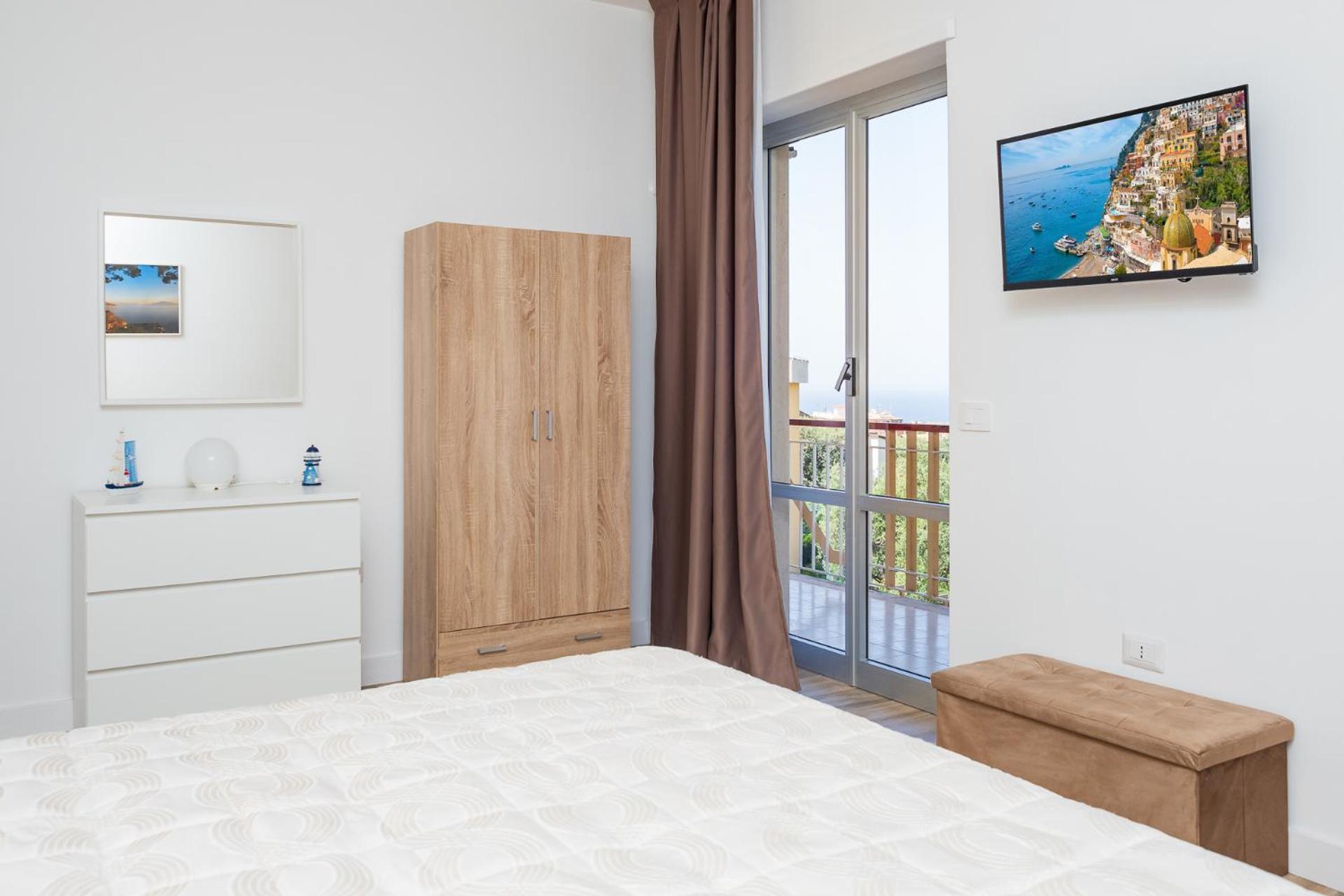 Nonno Angelo - 4 Bedrooms With Free Parking & Seaview Balcony Sorrent Exterior foto