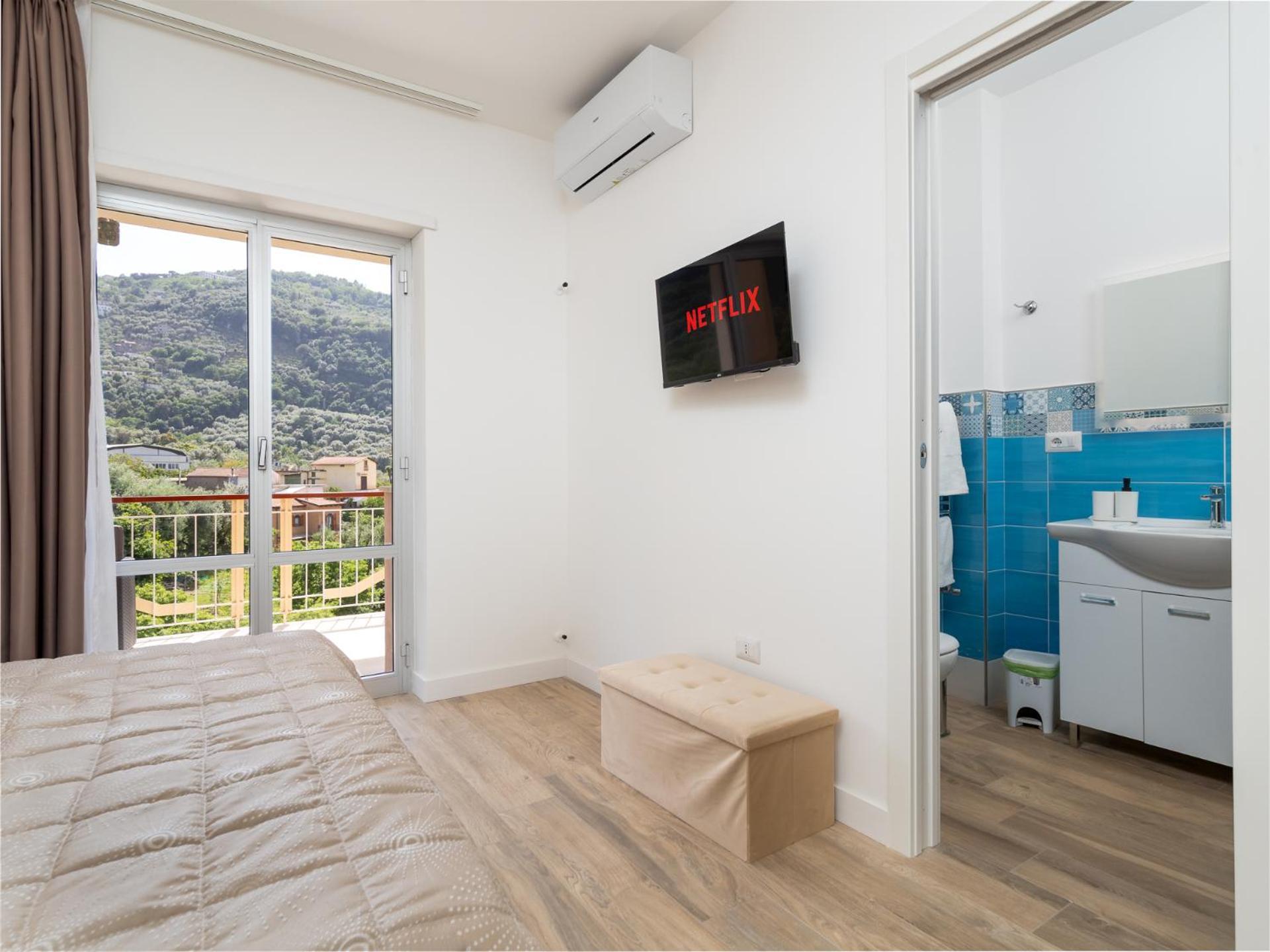 Nonno Angelo - 4 Bedrooms With Free Parking & Seaview Balcony Sorrent Exterior foto