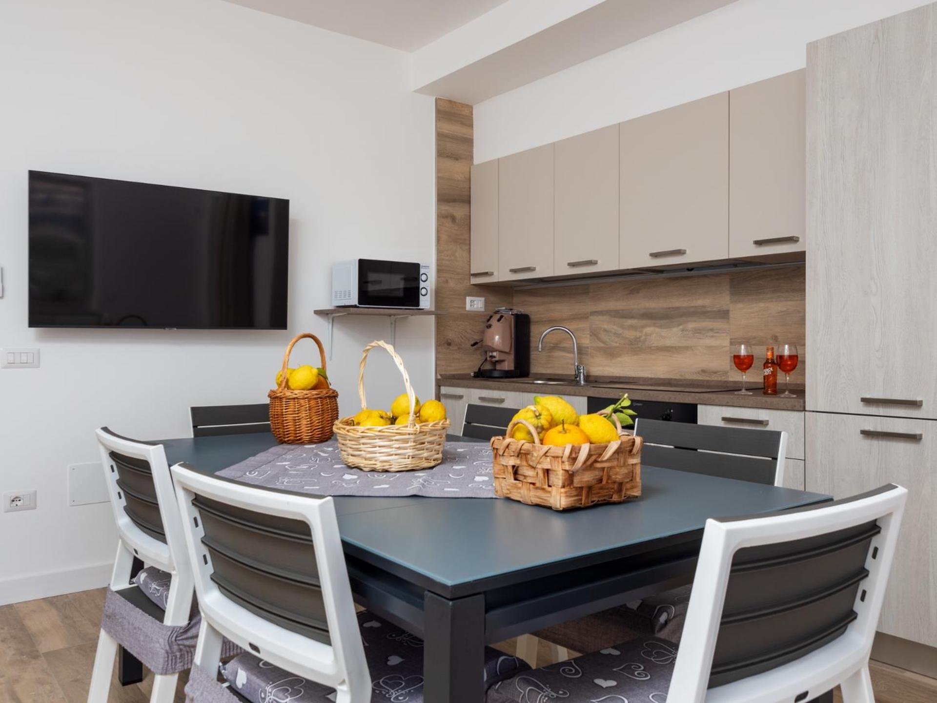 Nonno Angelo - 4 Bedrooms With Free Parking & Seaview Balcony Sorrent Exterior foto